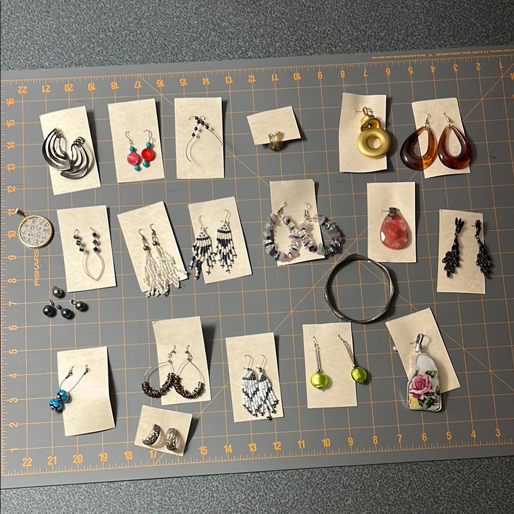 Vintage earring lot set  jewelry -  pendants, bracelet
